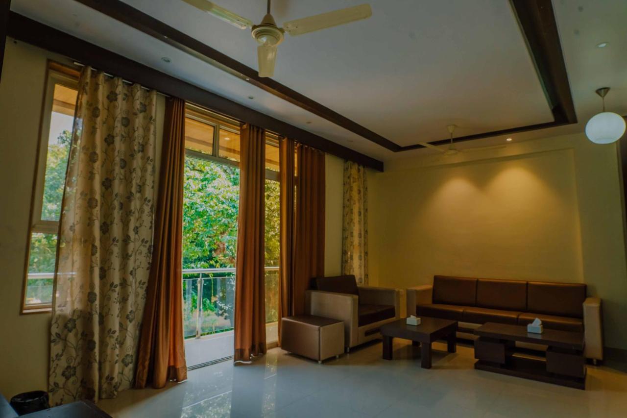 OAKWOOD near mapro mahabaleshwar Hotel Exterior foto