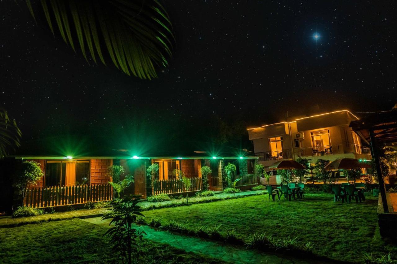 OAKWOOD near mapro mahabaleshwar Hotel Exterior foto