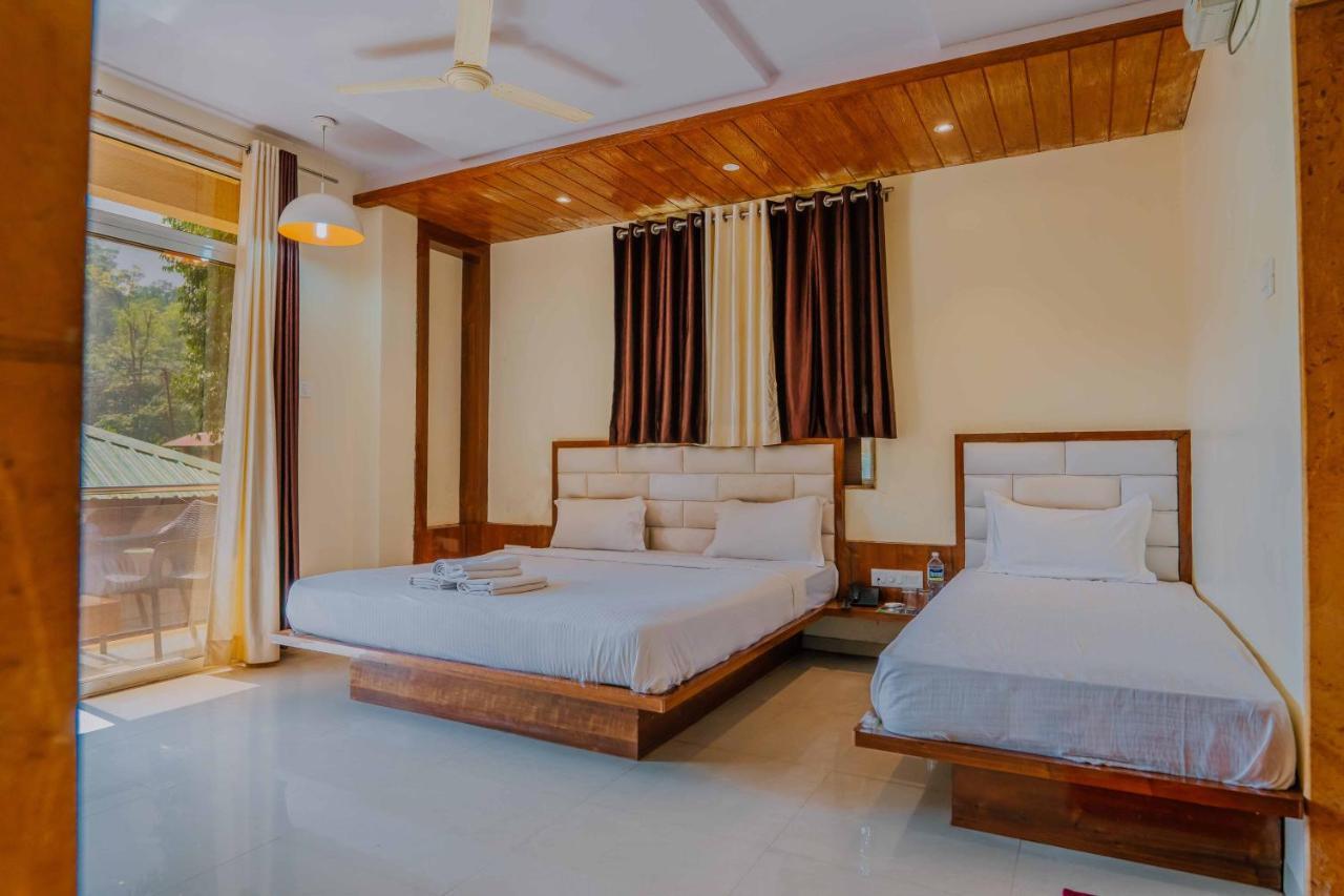 OAKWOOD near mapro mahabaleshwar Hotel Exterior foto