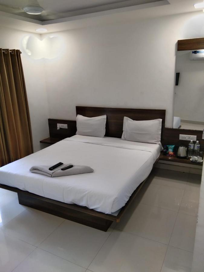 OAKWOOD near mapro mahabaleshwar Hotel Exterior foto